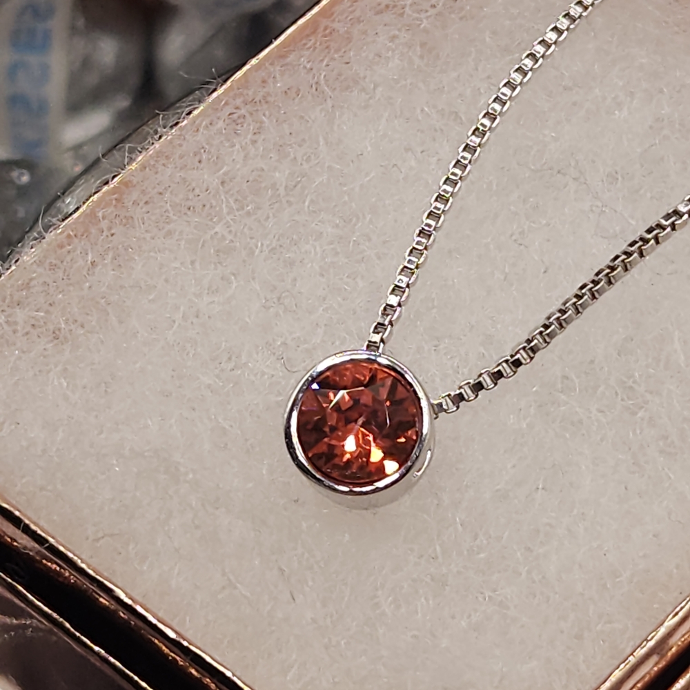 Elegant Swarovki Crystal's Solitaire Pinkish Orange Silver Necklace 18" - Picture 2 of 11